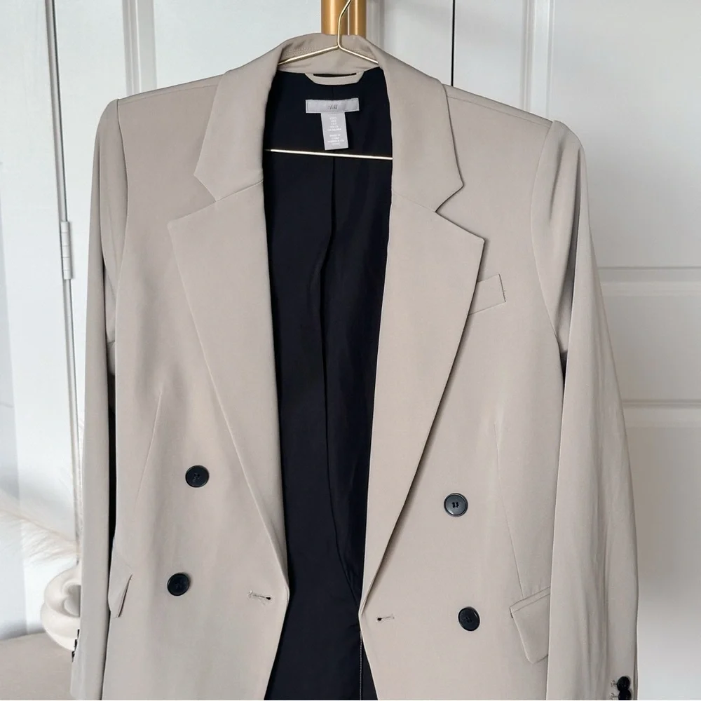 H&M Tan Blazer with Wide Notched Lapels - Picture 6 of 9